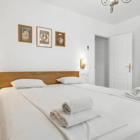 Stunning In Historic Center By Costarentals - Mal05 Apartment *